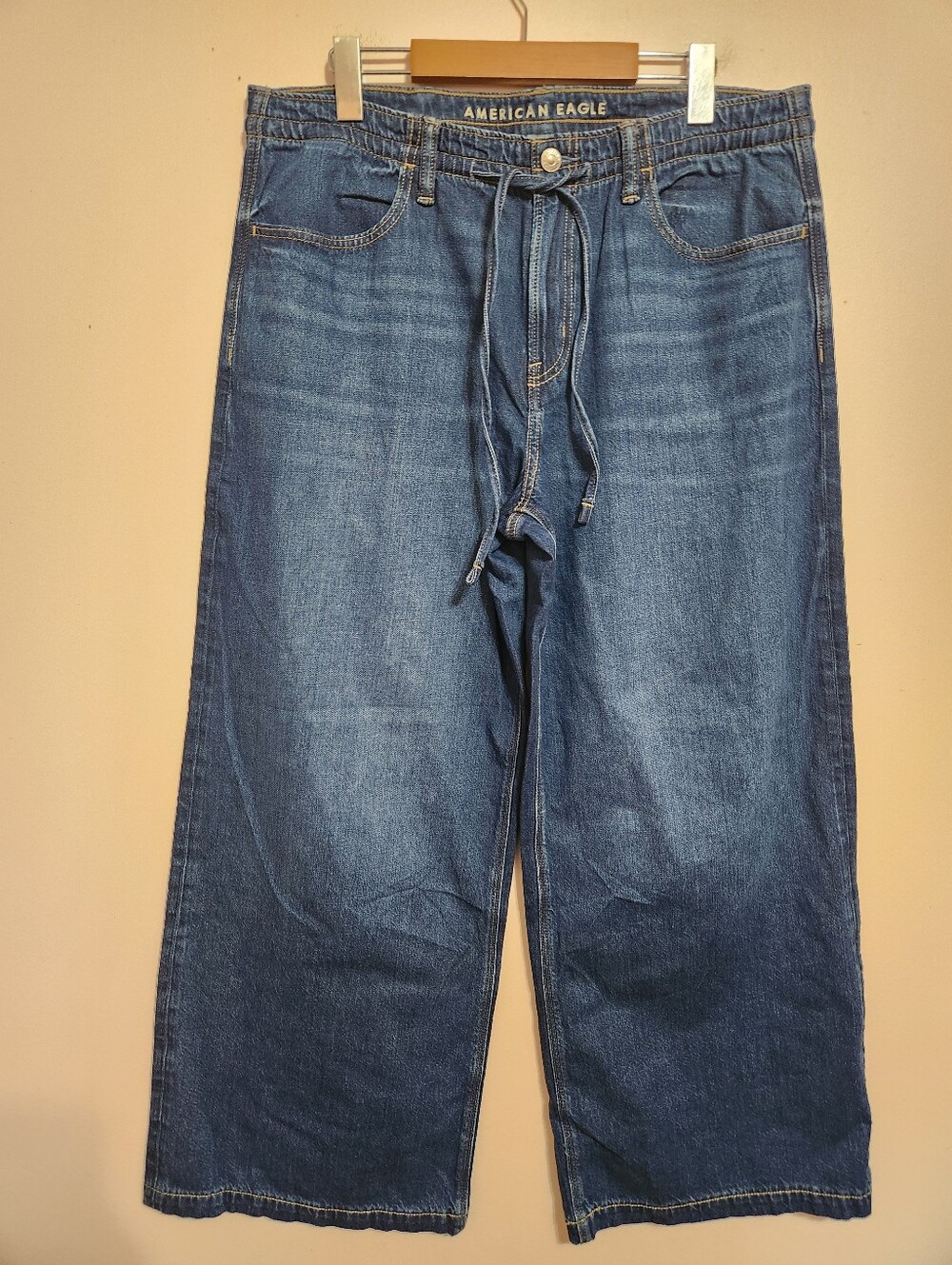 American Eagle Strigid Low-Rise Ultra Wide Leg Drawstring Jeans Medium Wash 10